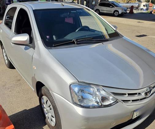 TOYOTA ETIOS 1.5 XS 16V FLEX 4P MANUAL TOYOTA ETIOS 1.5 XS 16V FLEX 4P MANUAL